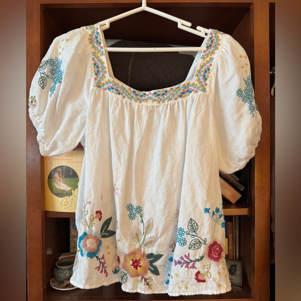 Women’s Johnny Was maritime wander linen blouse. Size L.